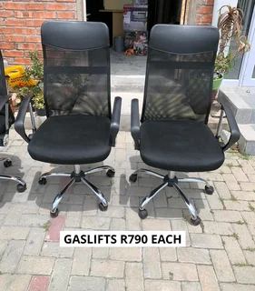 GAS LIFT HEIGHT ADJUSTABLE CHAIRS