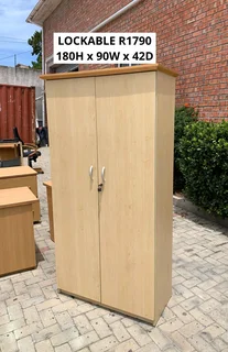 EXCELLENT QUALITY WORK STATION LOCKABLE FILING STORAGE CUPBOARD