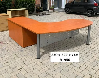 EXCELLENT QUALITY WORK STATION L SHAPE DESK AND CABINET FOR SALE