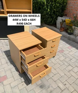 PLENTY OF OFFICE FURNITURE