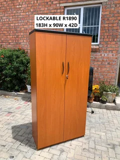 PLENTY OF OFFICE FURNITURE