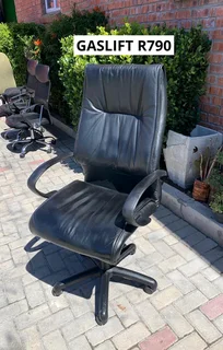 GAS LIFT HEIGHT ADJUSTABLE CHAIR