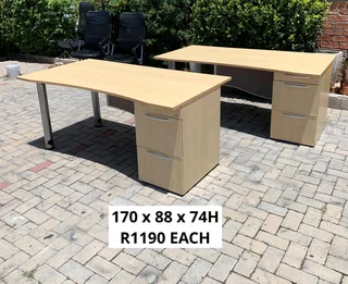 WORK STATION DESK&#39;S FOR SALE