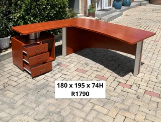 EXCELLENT QUALITY WORK STATION L SHAPE DESK FOR SALE