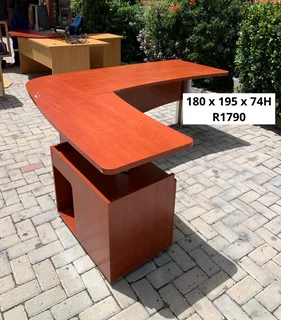 EXCELLENT QUALITY WORK STATION L SHAPE DESK FOR SALE