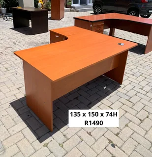 EXCELLENT QUALITY WALTON&#39;S L SHAPE WORK STATION DESK