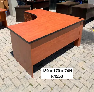 EXCELLENT QUALITY WORK STATION L SHAPE DESK