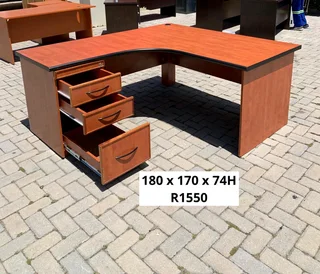EXCELLENT QUALITY WORK STATION L SHAPE DESK