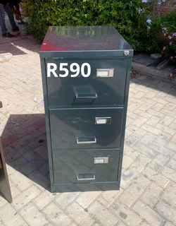 METAL 3 DRAW FILING STORAGE CABINET FOR SALE