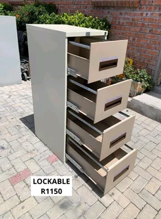 GOOD QUALITY LOCKABLE METAL FILING STORAGE CABINET WITH HANGING FILE RALES