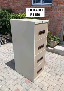 GOOD QUALITY LOCKABLE METAL FILING STORAGE CABINET WITH HANGING FILE RALES