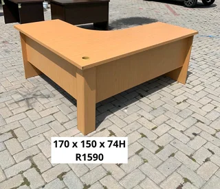 EXCELLENT QUALITY WORK STATION L SHAPE DESK FOR SALE