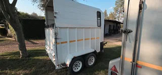 Nutti Export 2 berth horsebox