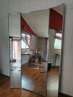 3 way mirror for sale R850 (2,5 meter high and 1,8 meter long