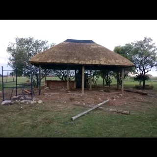 Thatching roofs and building works