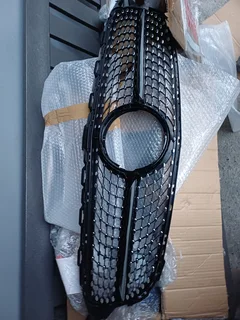 Mercedes benz W205 and W204 grill