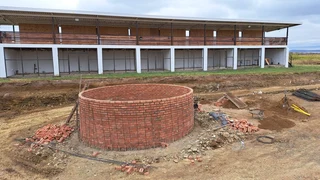 BRICKLAYING, PLASTER, PAINT, PLUMBING, CONCRETE, DOORS, CEILINGS, TILING, ROOFING, Renovations.