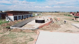 BRICKLAYING, PLASTER, PAINT, PLUMBING, CONCRETE, DOORS, CEILINGS, TILING, ROOFING, Renovations.