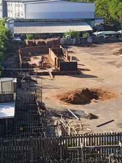 BRICKLAYING, PLASTER, PAINT, PLUMBING, CONCRETE, DOORS, CEILINGS, TILING, ROOFING, Renovations.