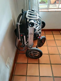 Electric wheel chair (no battery) R7000
