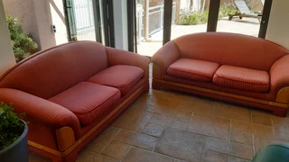 Couches / sofa - solidly made - 2.5 division