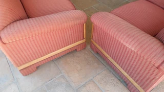 Couches / sofa - solidly made - 2.5 division