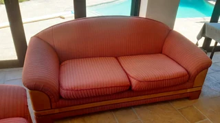 Couches / sofa - solidly made - 2.5 division