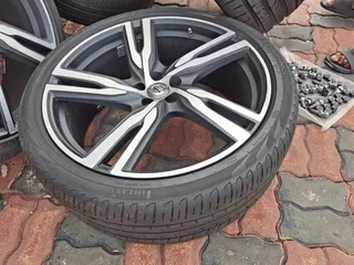 Volvo xc90 22&#34; rims with tyres
