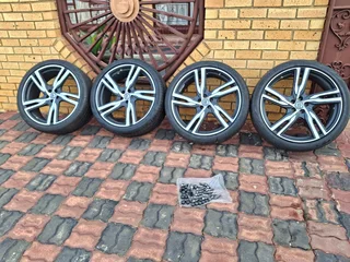 Volvo xc90 22&#34; rims with tyres