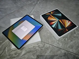 Apple Ipad Pro M1 Chip 12.9 inch 5th Gen 256 Gb Wifi and Cellular