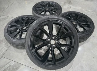 Vw OEM 18 inch Taigo R-Line Black Edition Full Set For Sale