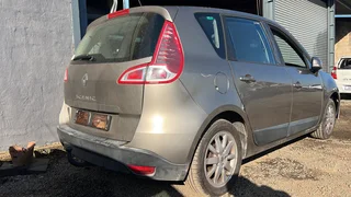 2010 Renault Scenic 3 1.6 Expression M/T