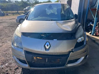 2010 Renault Scenic 3 1.6 Expression M/T