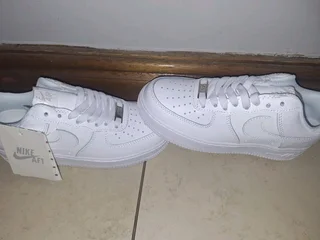 Sneakers New R550