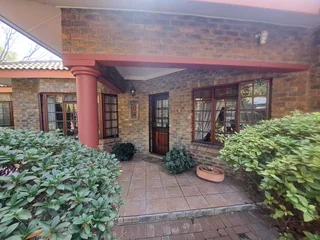 OASIS IN CAPITAL PARK! STUNNING 3-BEDROOM HOUSE WITH FLATLET!