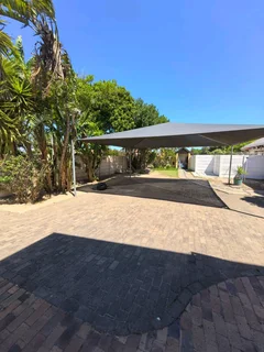 2 Bed, 2 Bath Upmarket Apartment to rent