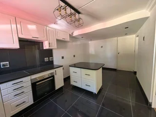 2 Bed, 2 Bath Upmarket Apartment to rent