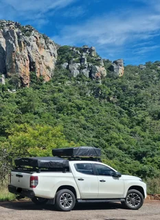 1x Eezi Awn Jazz 1.6 Rooftop Tent-Grey