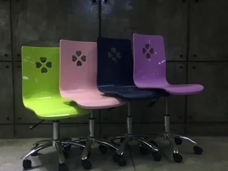 NEW KIDS STUDY CHAIR