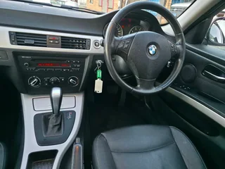 2010 BMW 320i E90 FaceLift Automatic