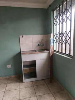 Room to rent at protea Glen ext 22 Price:1700  Deposit:1000