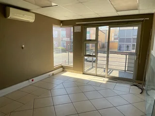 603 SQM A-GRADE SHOWROOM WITH OFFICES AND WAREHOUSE IN NORTH RIDING, RANDBURG, JOHANNESBURG.