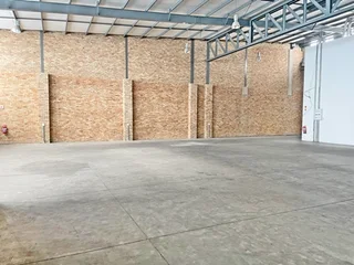 A-GRADE SHOWROOM WITH OFFICES AND WAREHOUSE IN NORTH RIDING, RANDBURG, JOHANNESBURG.