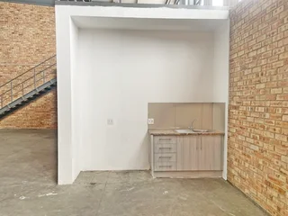 A-GRADE SHOWROOM WITH OFFICES AND WAREHOUSE IN NORTH RIDING, RANDBURG, JOHANNESBURG.