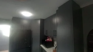 CARPENTER (BUILD IN CUPBOARDS)