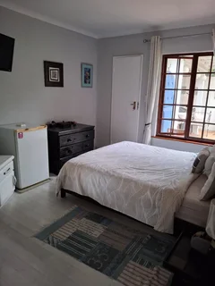 House Share : Mill Hill Terrace, Bryanston - R 5,500