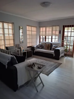 House Share : Mill Hill Terrace, Bryanston - R 5,500