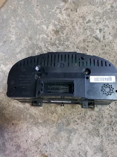Vw Caddy 05-09 instrument cluster
