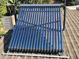 Evacuated tube solar collector