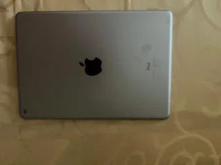 iPad 6th Gen 9.7&#34; – 32GB Space Grey – FOR PARTS or LIMITED USE